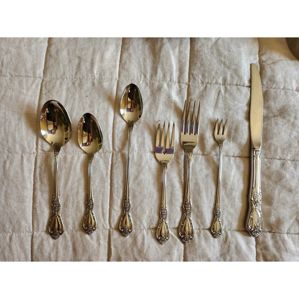 Kennett Square 7 Piece Set Distinction Deluxe‎ Stainless Steel by Oneida HH